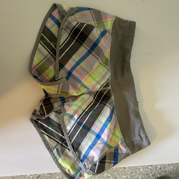 Lululemon Run: Speed Short *2-way 
Stretch Size 6 - Picture 7 of 13